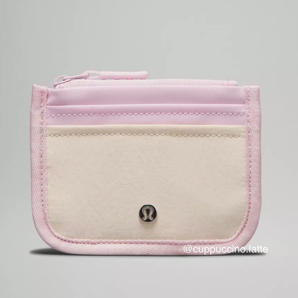 🩷NWT🤍Lululemon True Identity Wallet - Meadowsweet Pink/White Opal - Picture 4 of 7